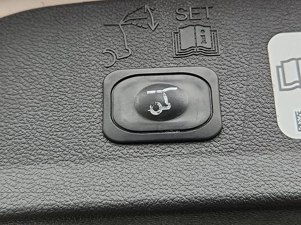 Used 2019 White Ford Titanium image 29