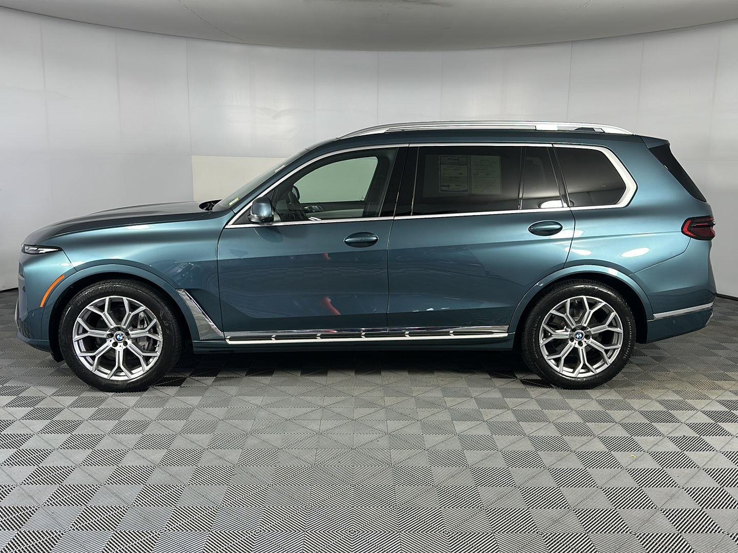 Used 2024 Blue Ridge Mountain Metallic BMW xDrive40i image 7