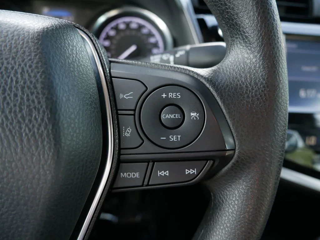 Used 2020 Silver Toyota LE image 18