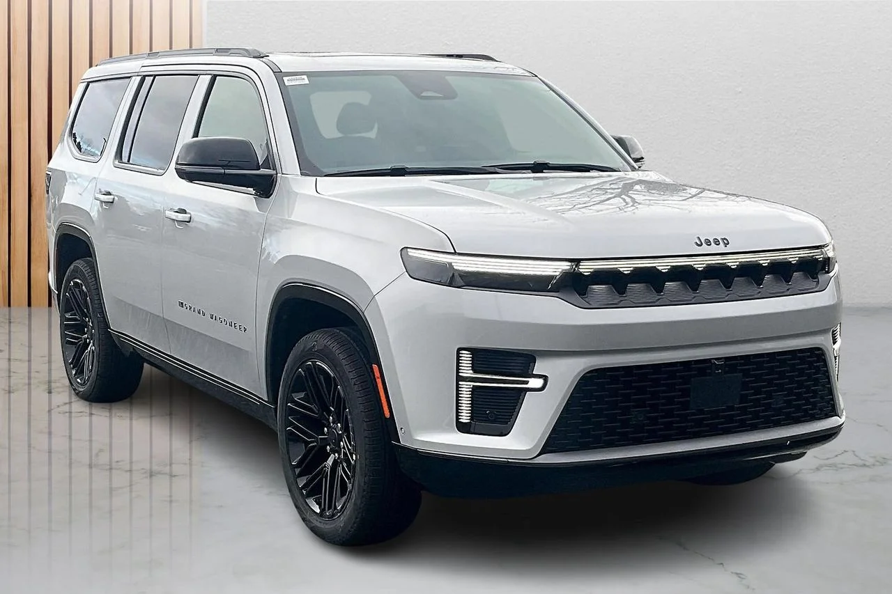 New 2026 Silver Zynith Jeep Limited Reserve image 1
