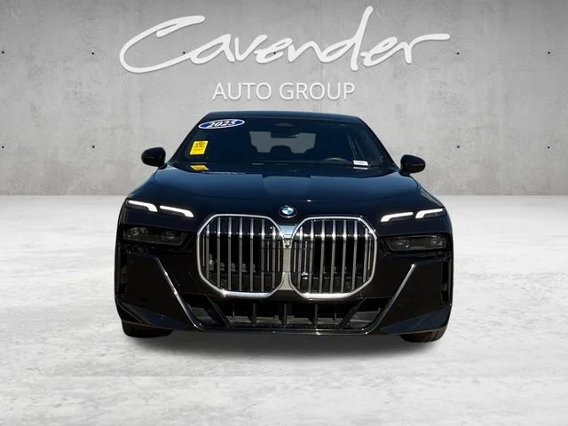 Used 2025 Black BMW 740i image 18