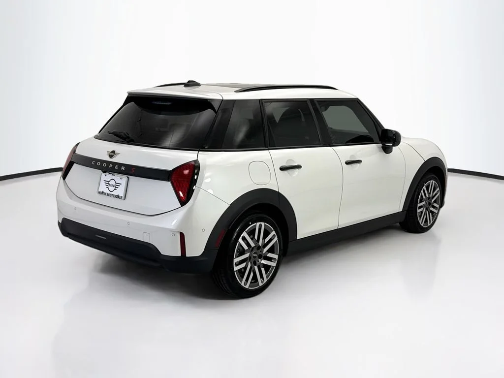 New 2026 Nanuq White Metallic MINI Signature Plus image 5