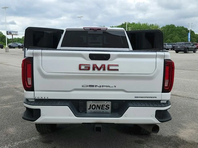 Used 2022 White GMC Denali image 14