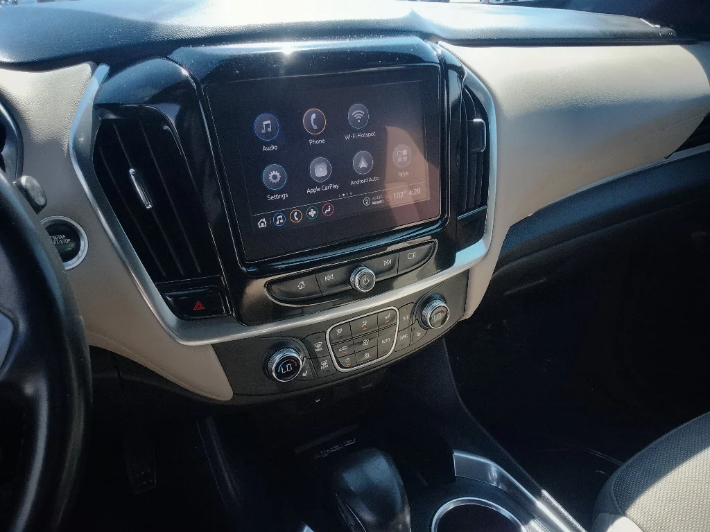Used 2022 Mosaic Black Metallic Chevrolet LT Cloth image 19