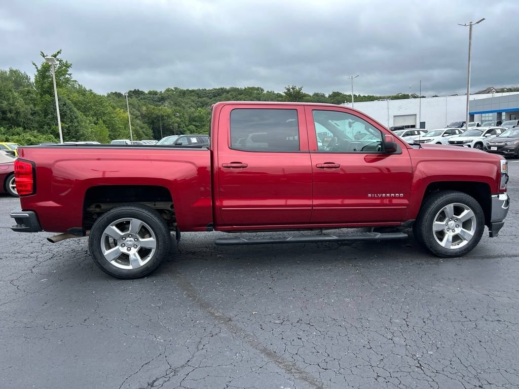 Used 2018 CAJUN RED TINTCOAT Chevrolet LT image 4