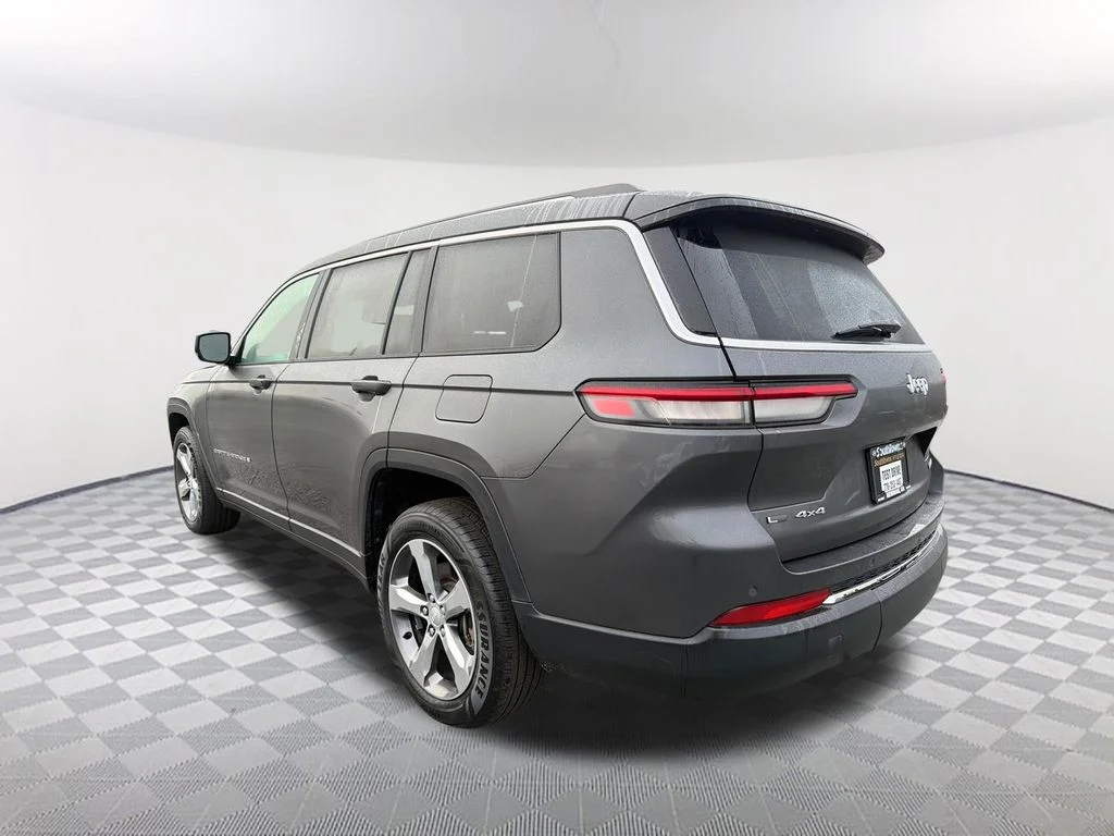 Used 2022 Gray Jeep Limited image 7