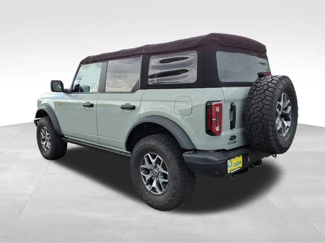 Used 2021 Green Ford Badlands image 6