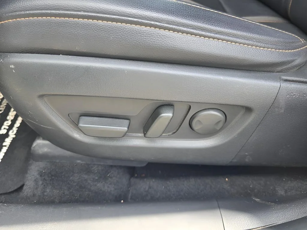 Used 2024 Rhodium White Premium Mazda 3.3 Turbo Select image 22