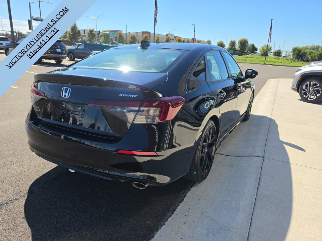 Used 2025  Honda Sport image 5