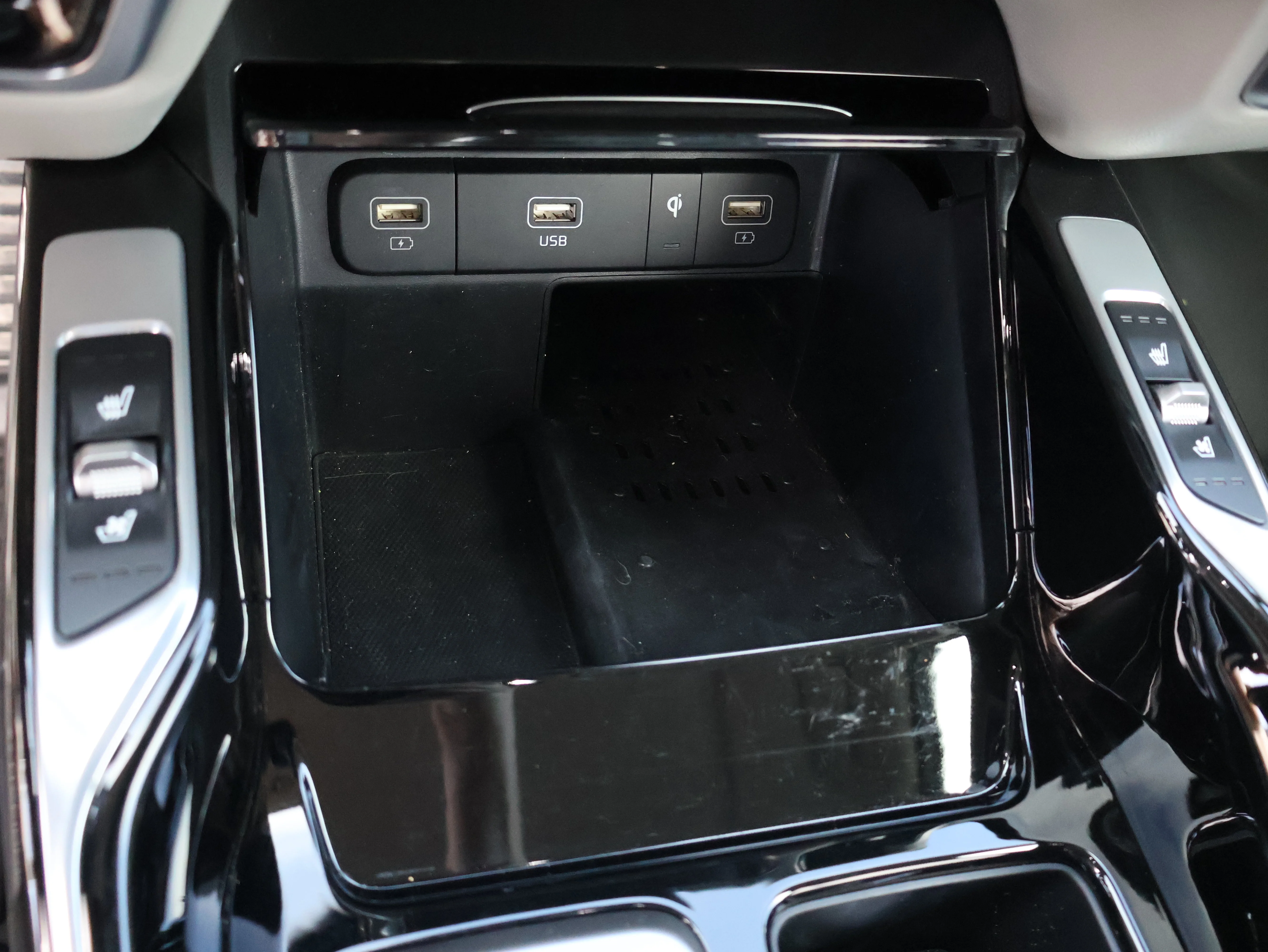 Used 2023 Aurora Black Kia SX Prestige image 35