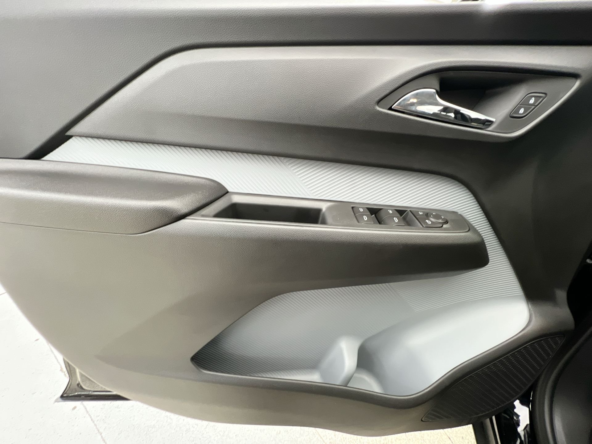 2027 Chevrolet Bolt LT - Photo 64