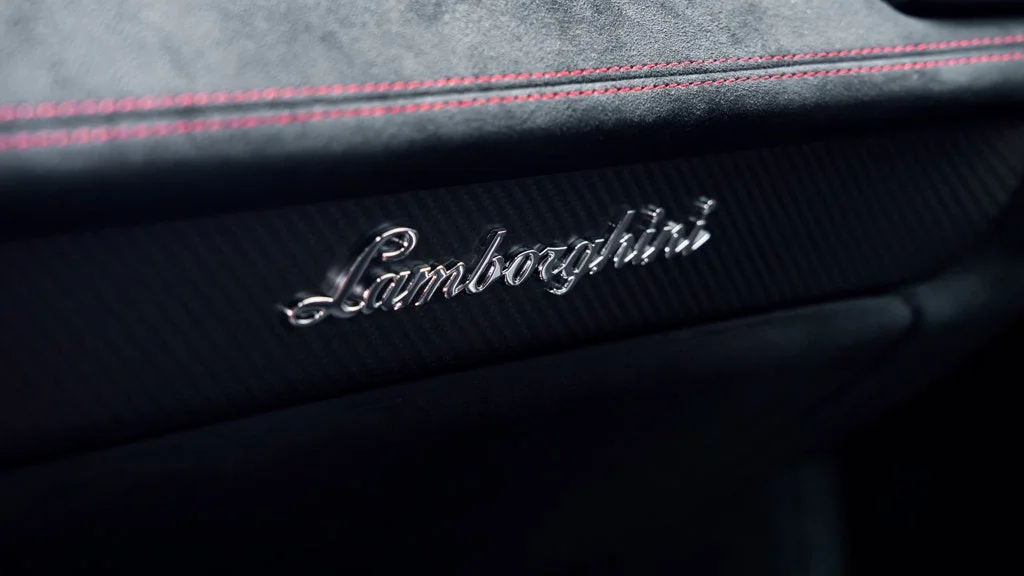 Used 2022 Verde Scandal Metallic Lamborghini Base image 28