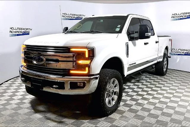 Certified Used 2018 White Platinum Clearcoat Metallic Ford Lariat image 27