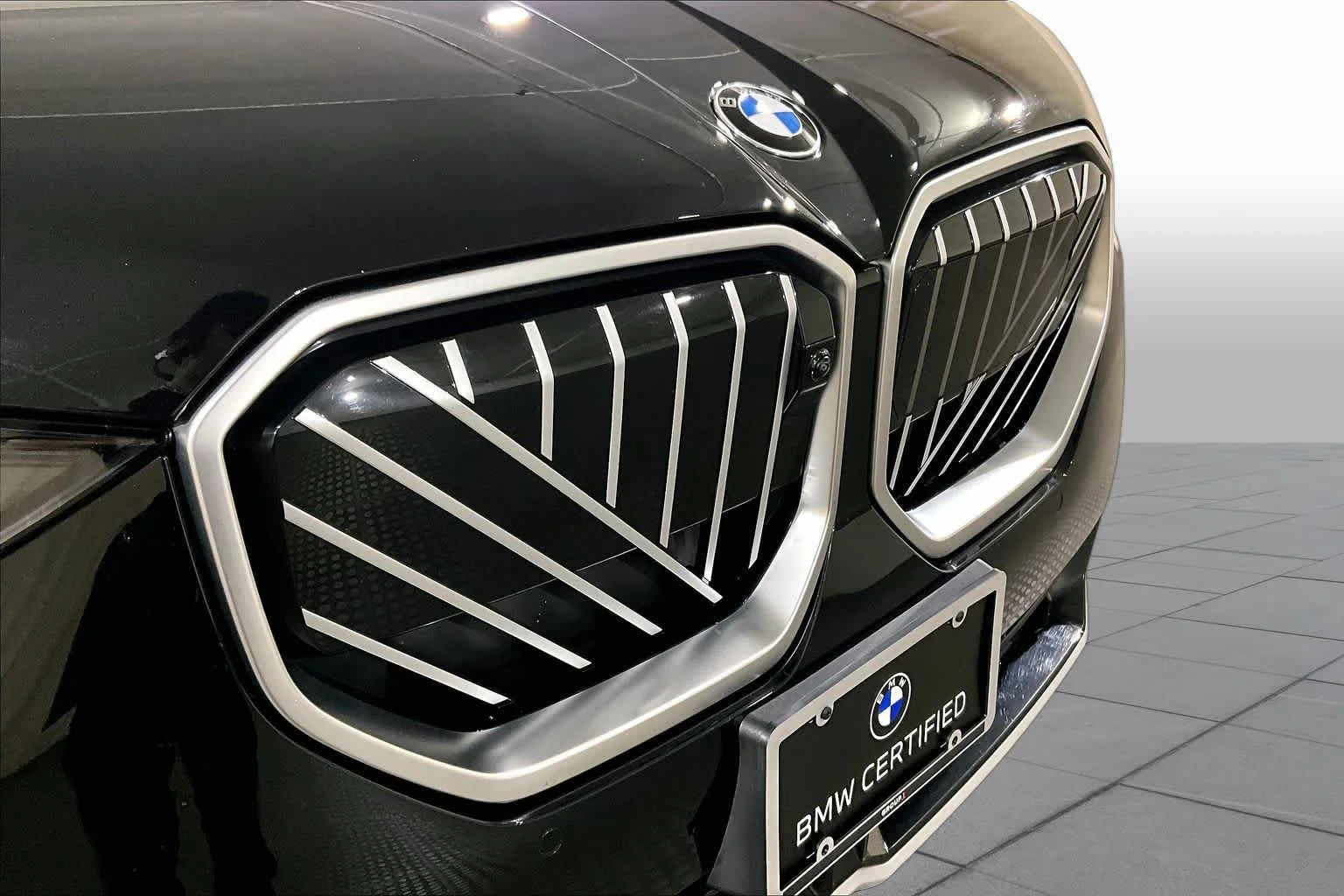 Certified Used 2025 Black Sapphire Metallic BMW 30 xDrive image 31