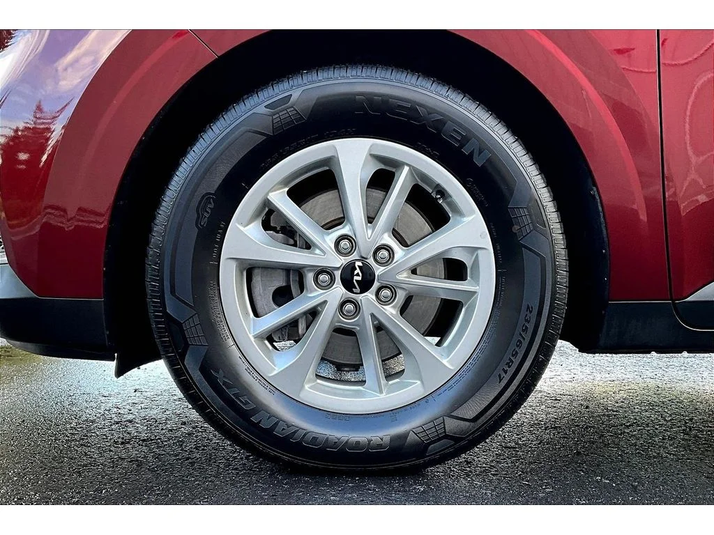 Used 2024 Flare Red Kia LX image 9