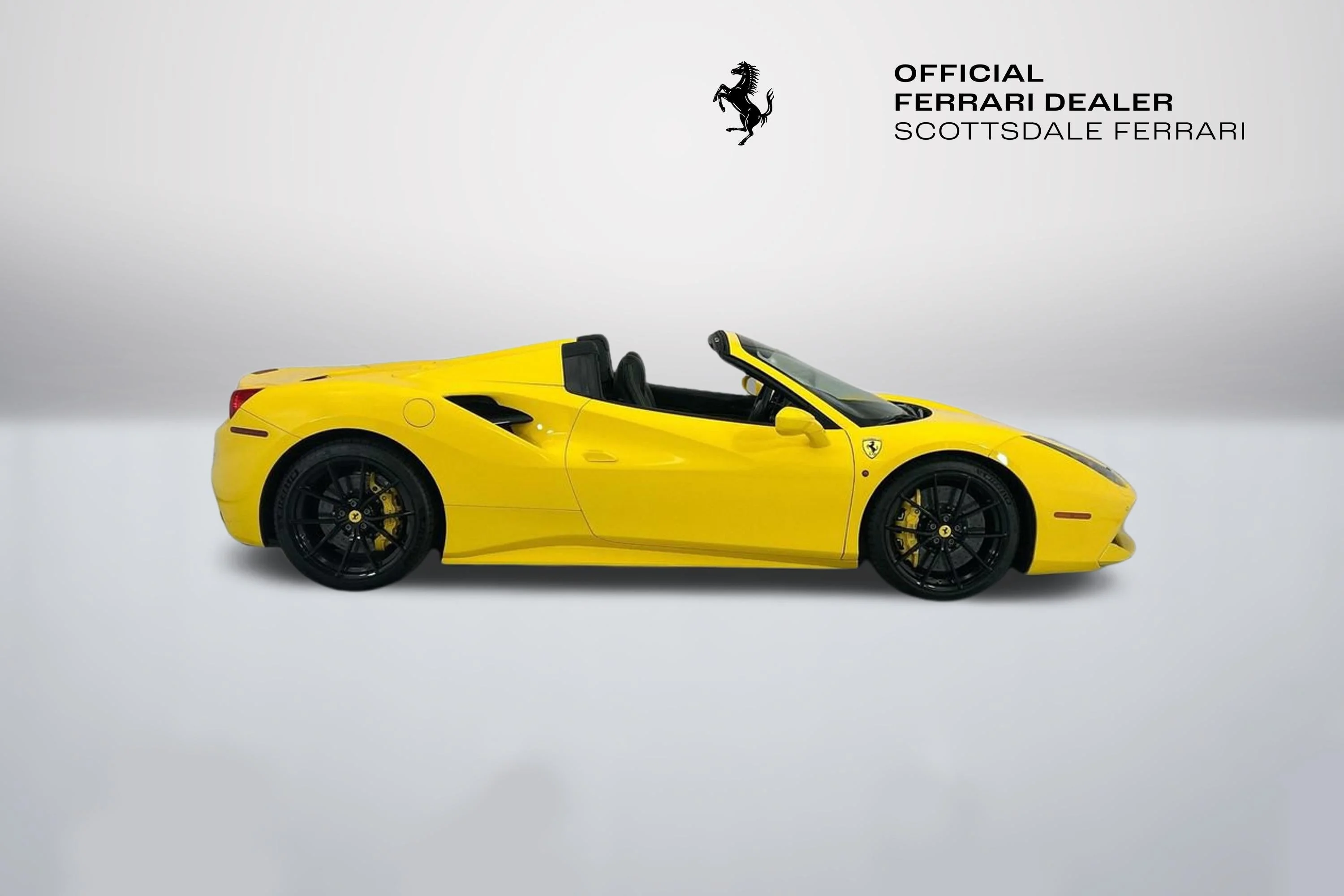 Used 2017 Giallo Modena Ferrari  image 4