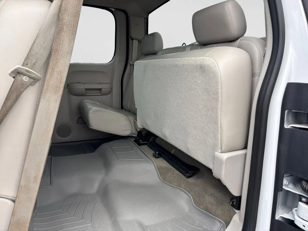 Used 2011 White Chevrolet LTZ image 41