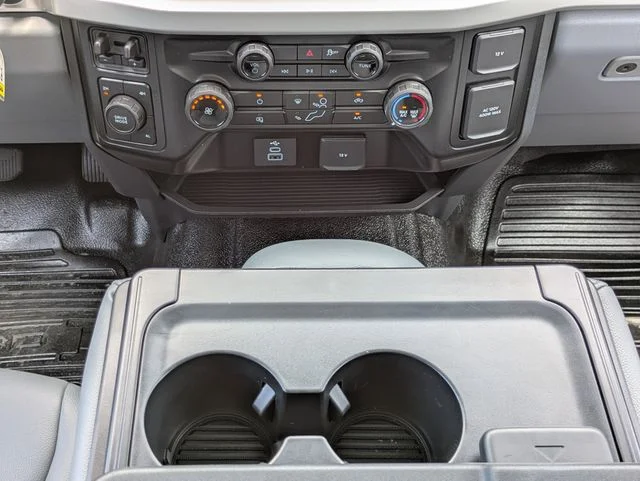 New 2026 Oxford White Ford F-450® XL image 19
