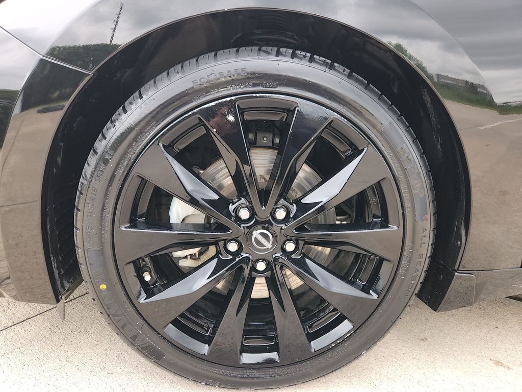 Certified Used 2023 Black Nissan Platinum image 32