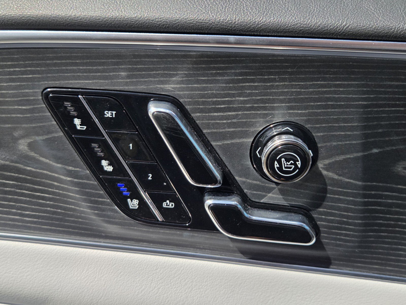 New 2026 Argent Silver Metallic Cadillac Premium Sport image 19
