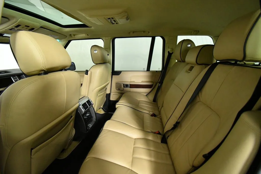 Used 2011 White Land Rover HSE image 25