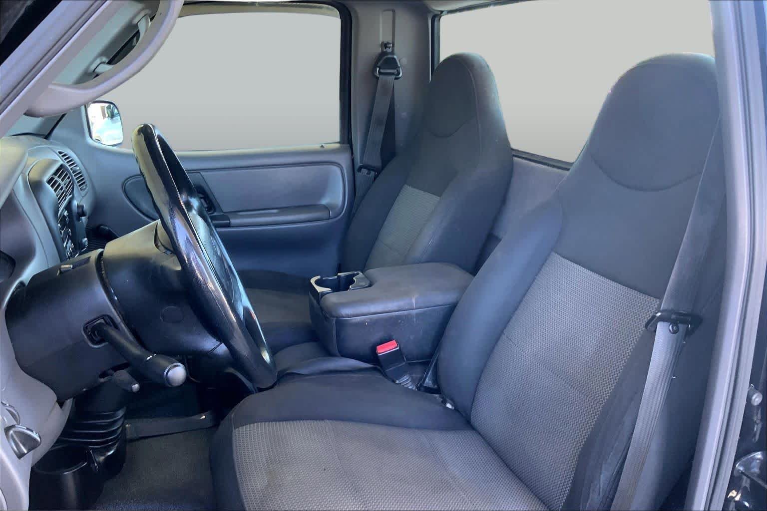 Used 2003 Black Ford Edge image 6