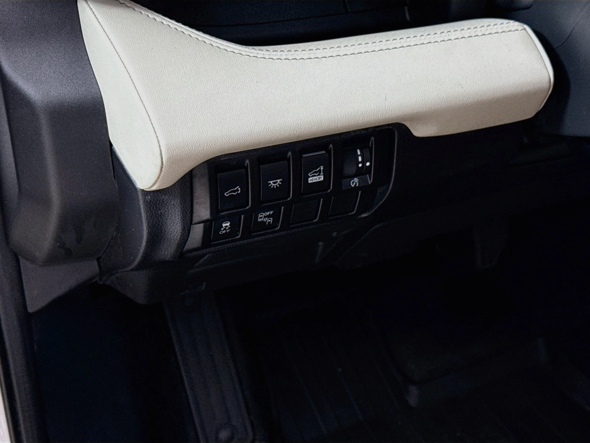 Used 2021 Crystal White Pearl Subaru Touring image 15