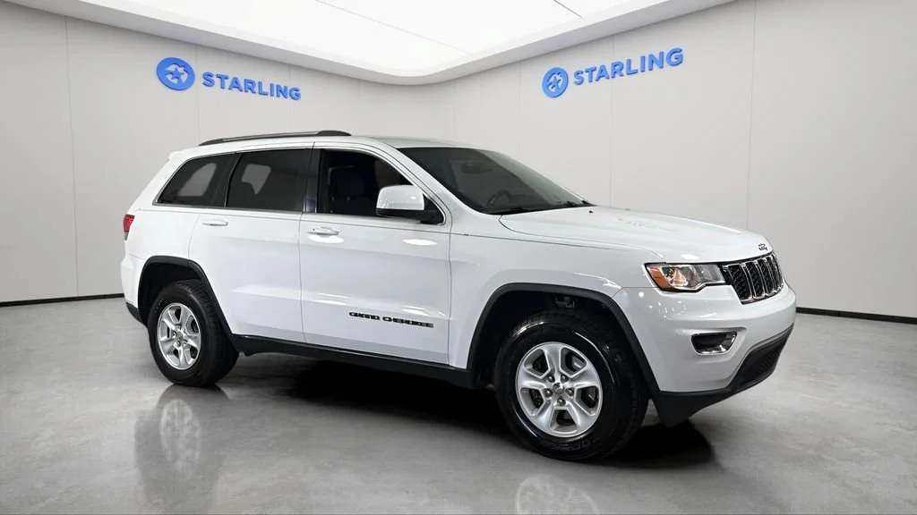 Used 2017 White Jeep Laredo image 13