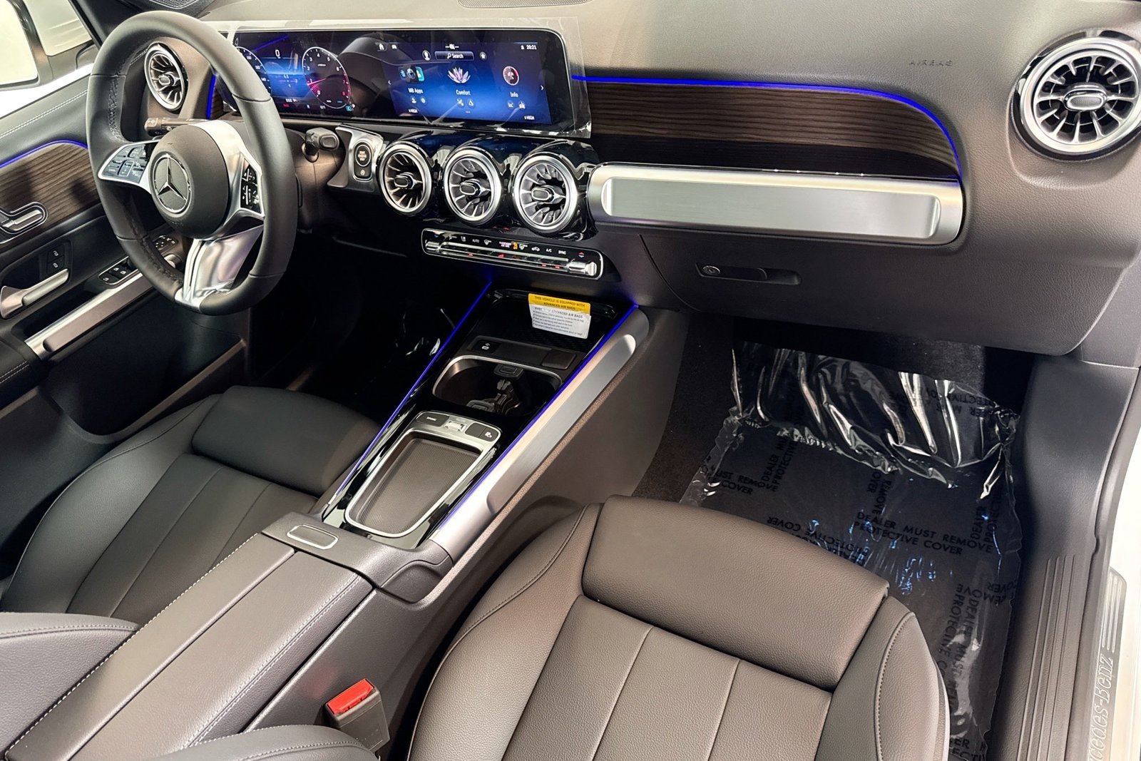 New 2026 Polar White Mercedes-Benz GLB 250 image 27