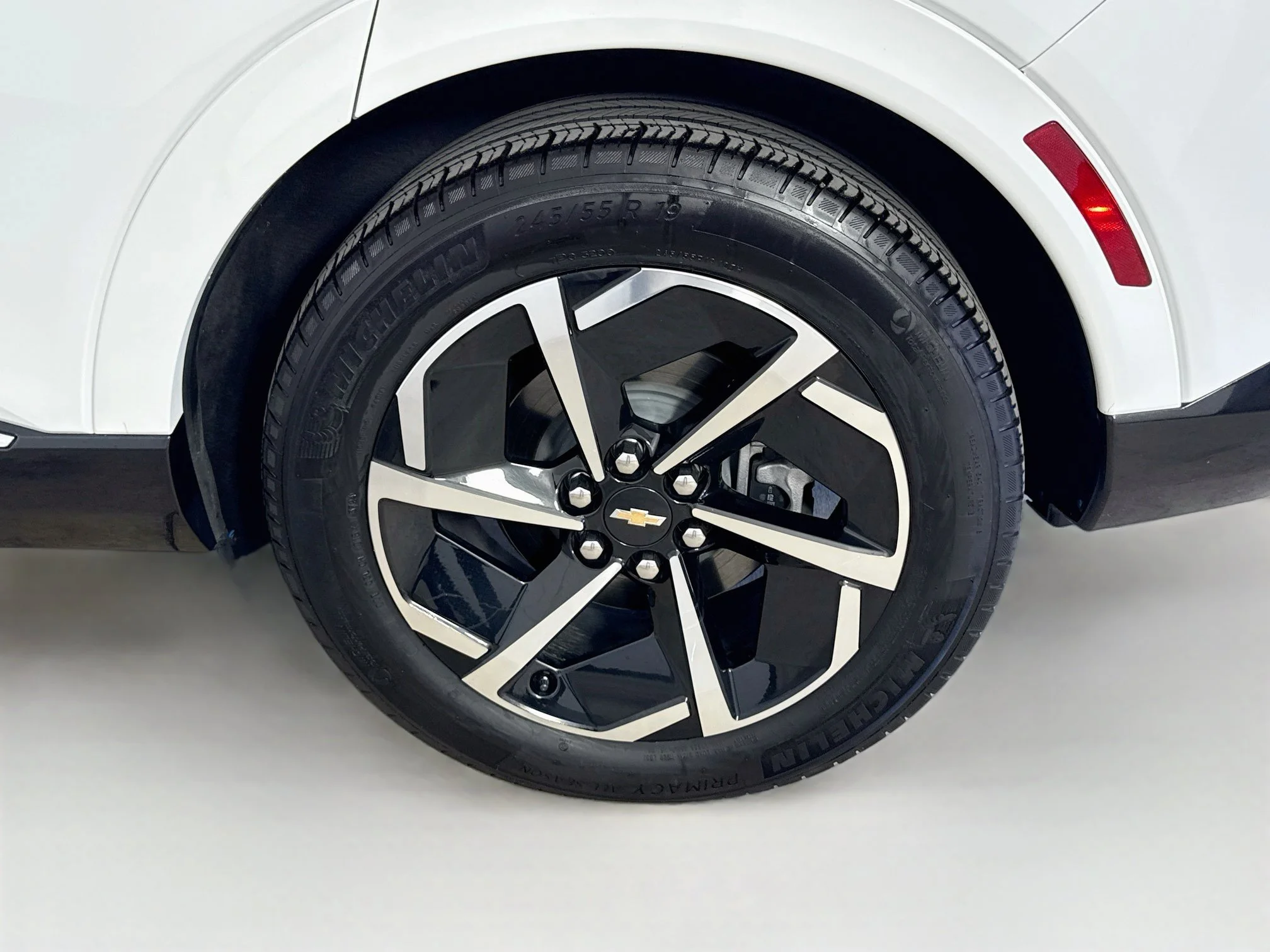 Used 2025 Summit White Chevrolet LT image 33