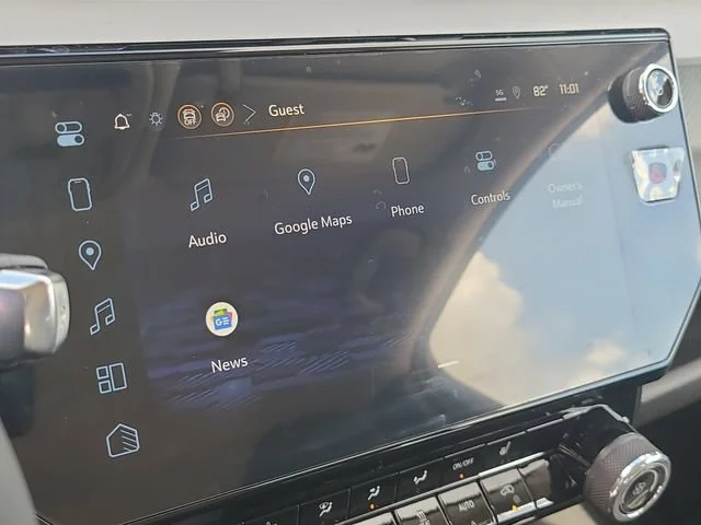 New 2027 Summit White Chevrolet LT image 26