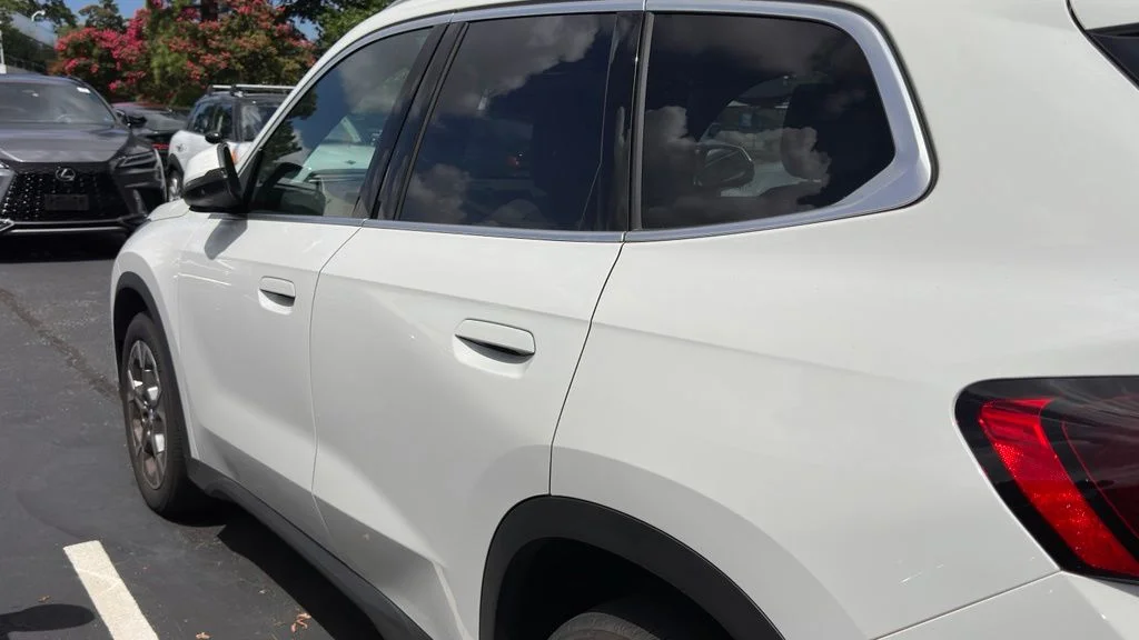 Used 2023 Alpine White BMW xDrive28i image 10