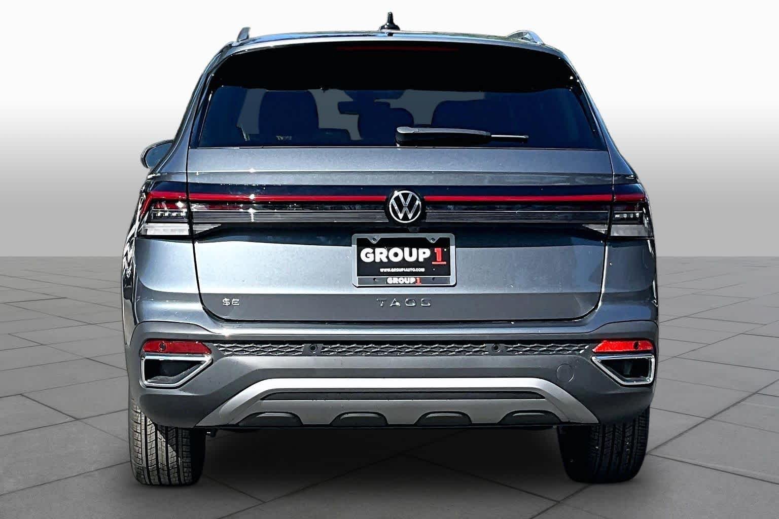 New 2026 Platinum Gray Metallic Volkswagen 1.5T SE image 4
