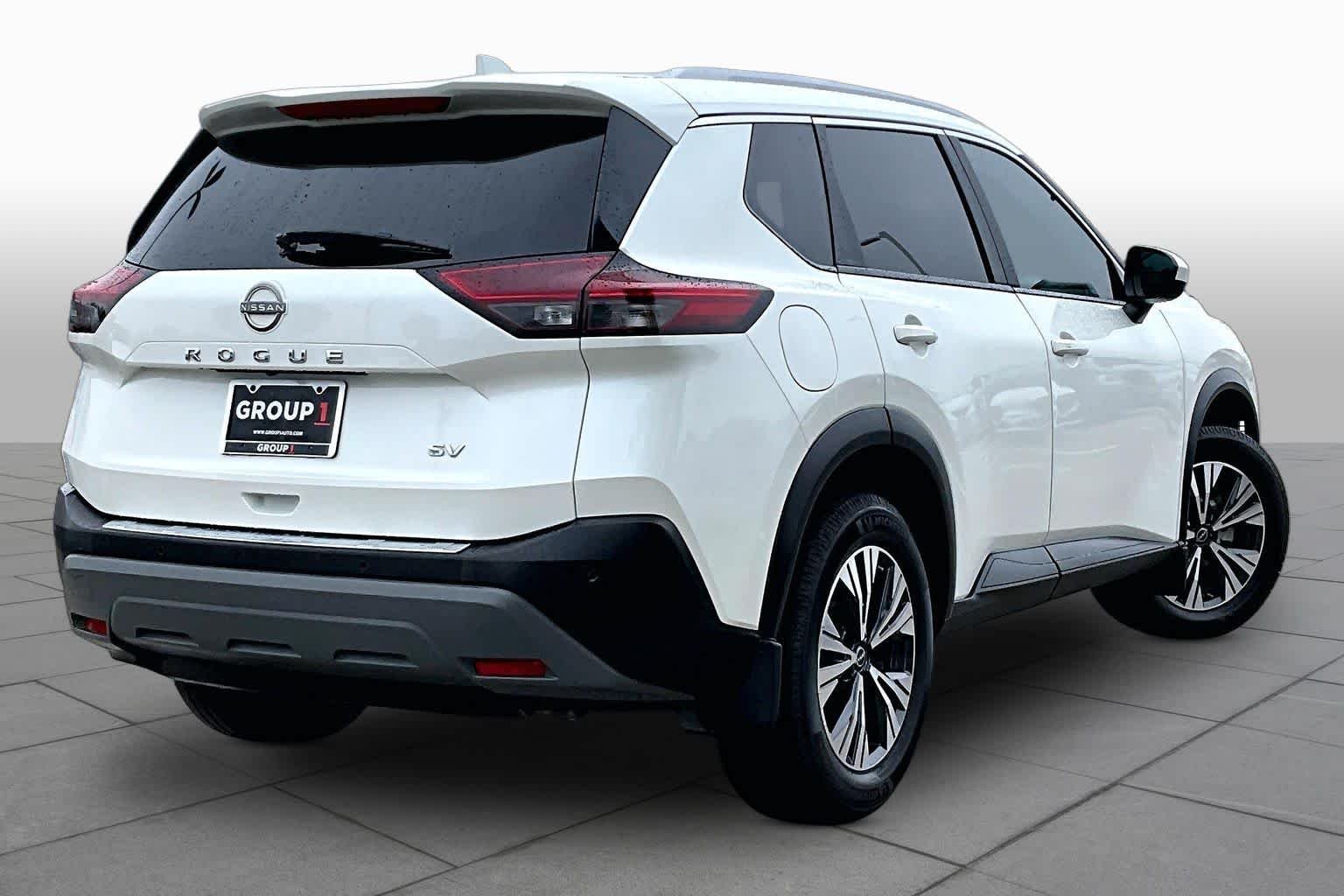 Used 2023 PEARL WHITE TRI Nissan SV image 13