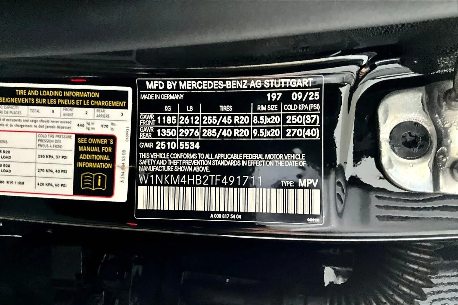 New 2026 Obsidian Black Metallic Mercedes-Benz GLC 300 image 13