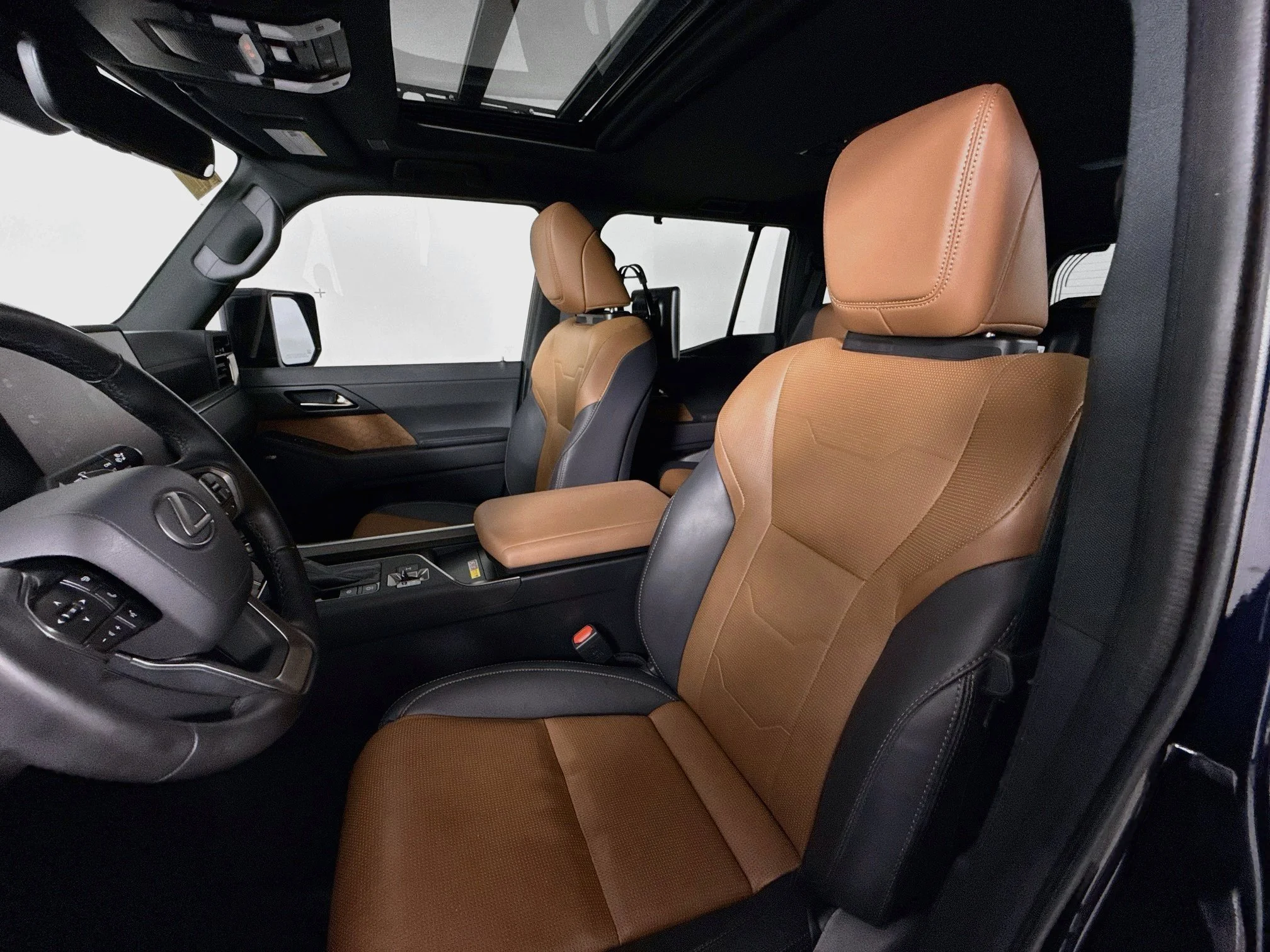 Used 2025 Nightfall Mica Lexus 550 Luxury image 11