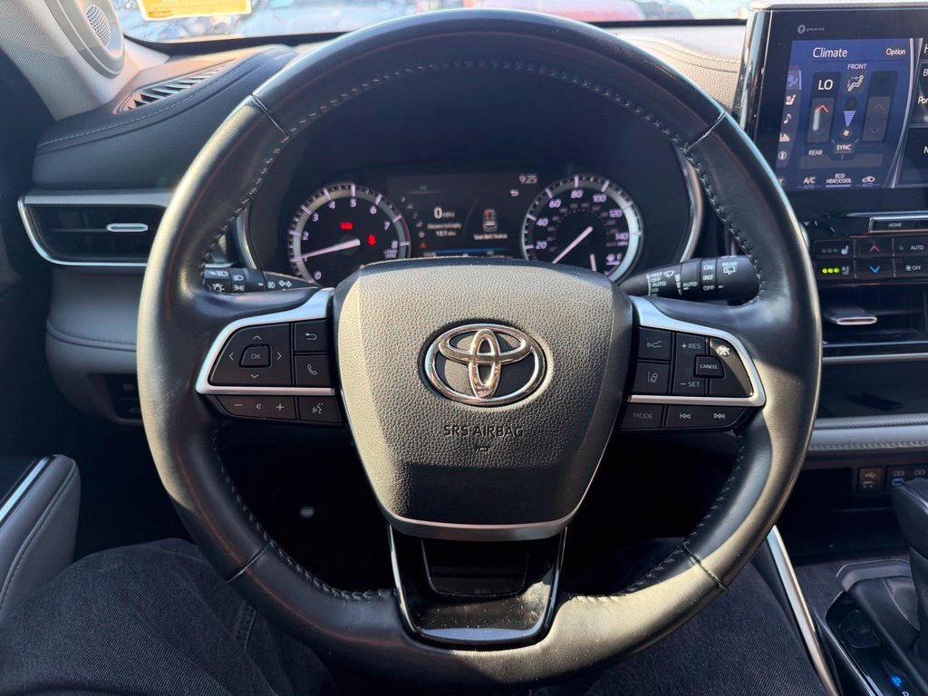 Used 2022 Midnight Black Metallic Toyota Platinum image 4