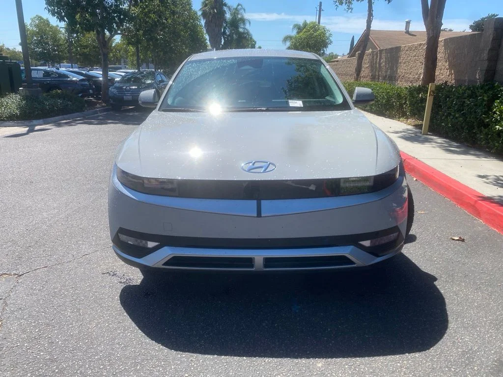 Used 2024 Gray Hyundai SEL image 2