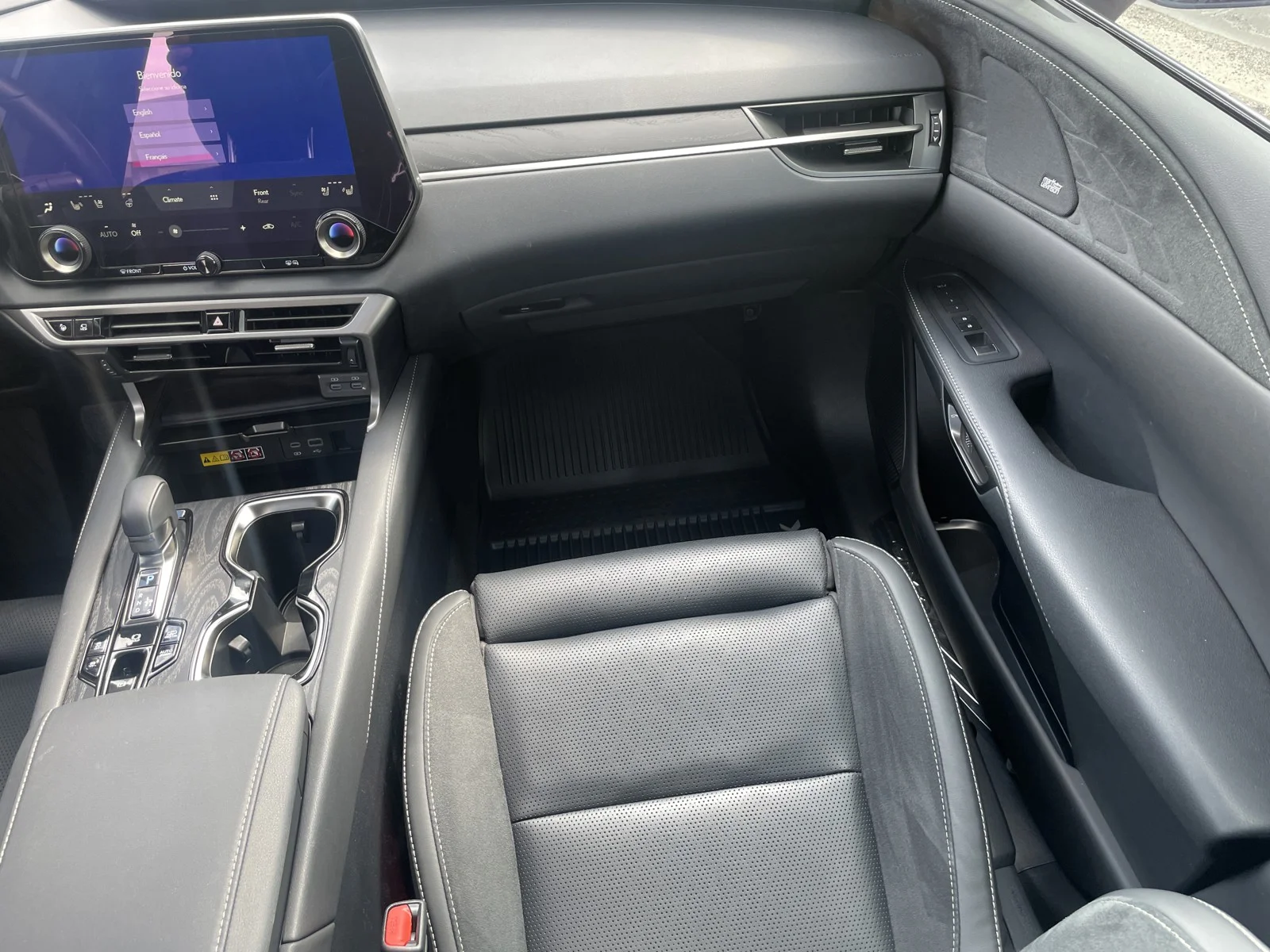 Used 2025 Iridium Lexus Luxury image 13