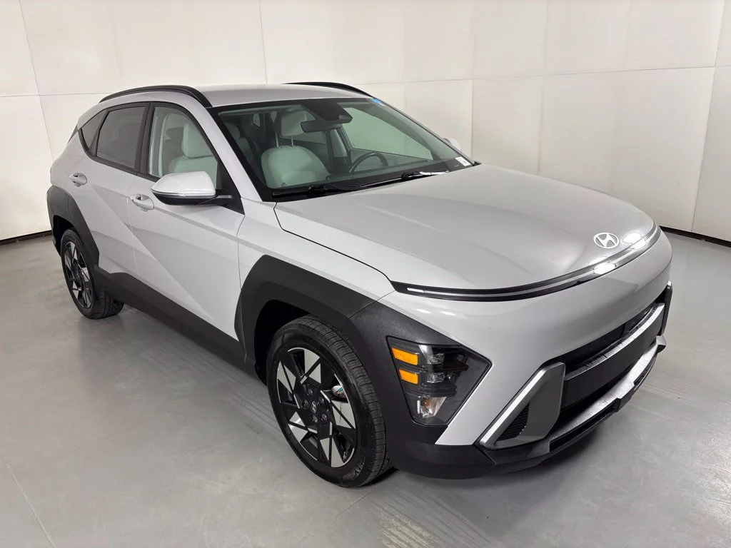 Used 2025 Gray Hyundai SEL image 2