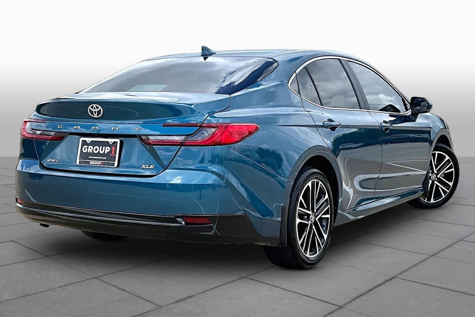 Used 2026 Ocean Gem Toyota XLE image 13