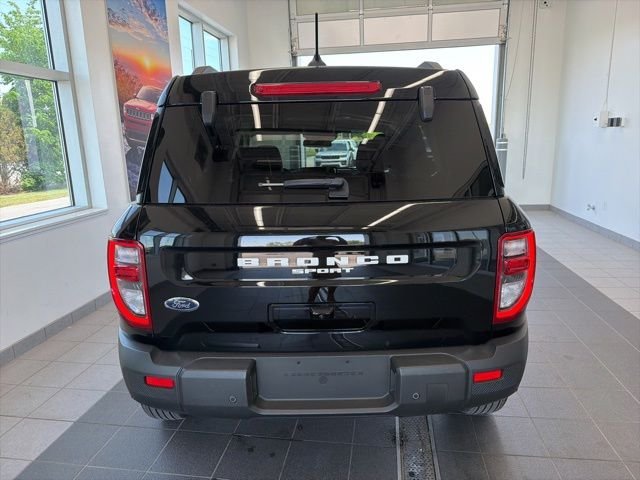 Used 2025 Black Ford Outer Banks image 4