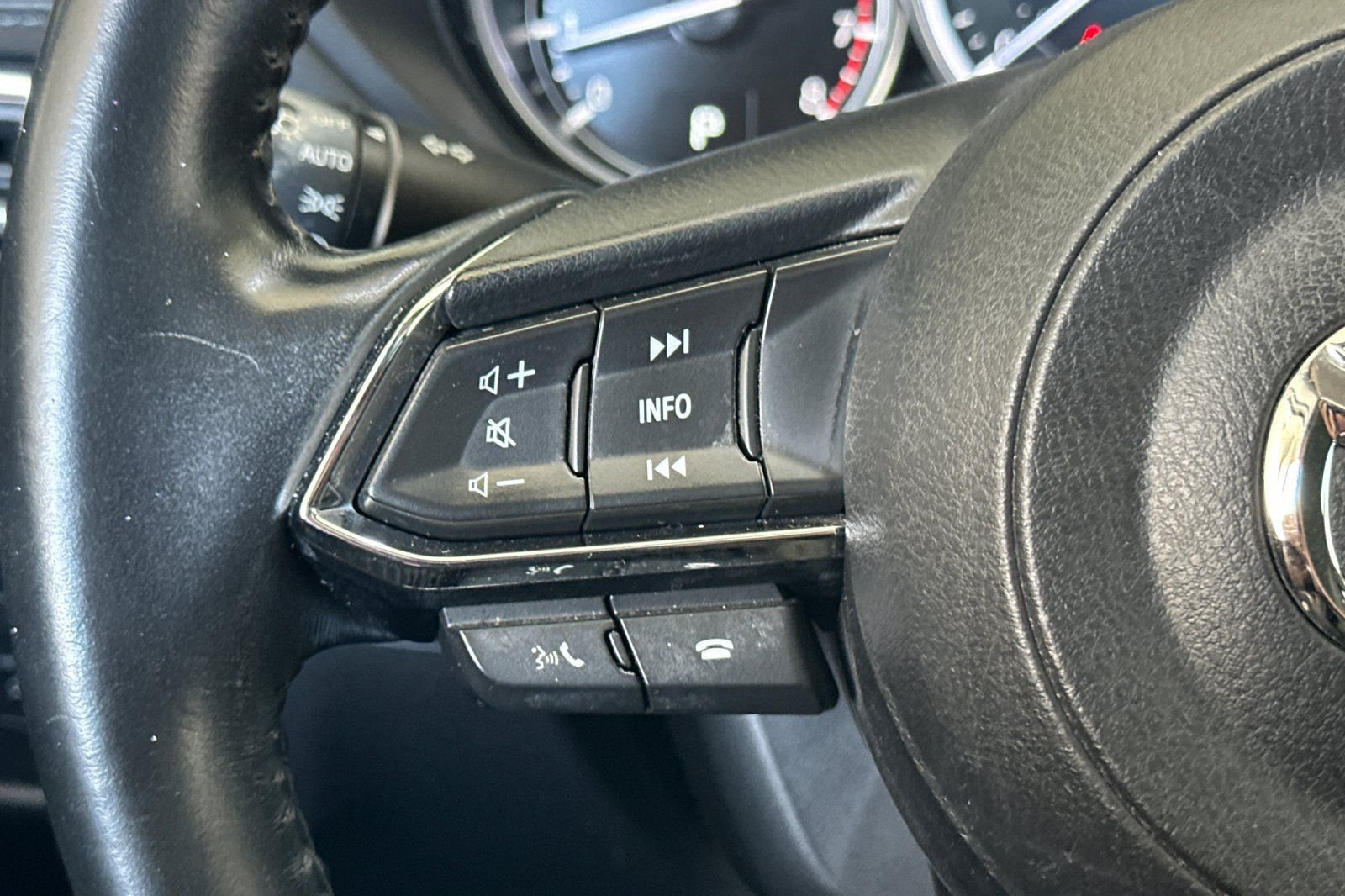 Used 2022 White Mazda 2.5 S Preferred Package AWD image 26
