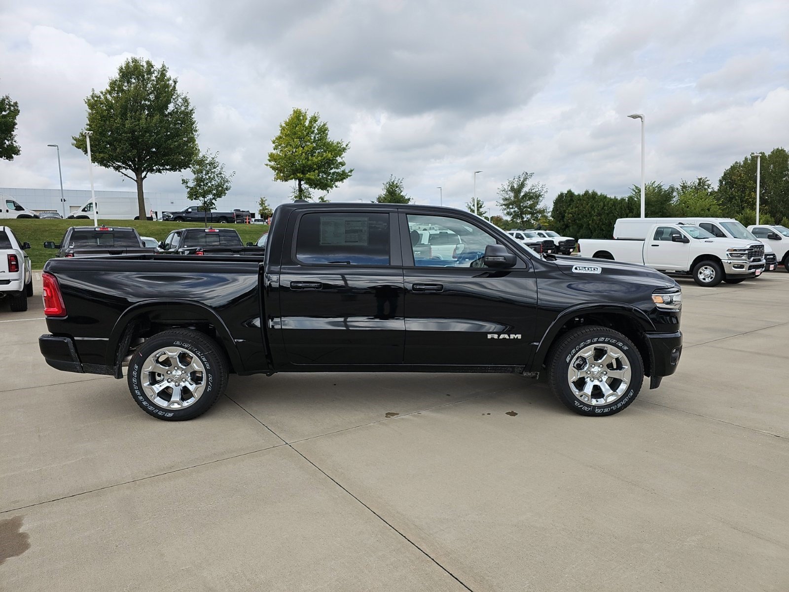 New 2026 Diamond Black Crystal Pearlcoat Ram Big Horn image 6