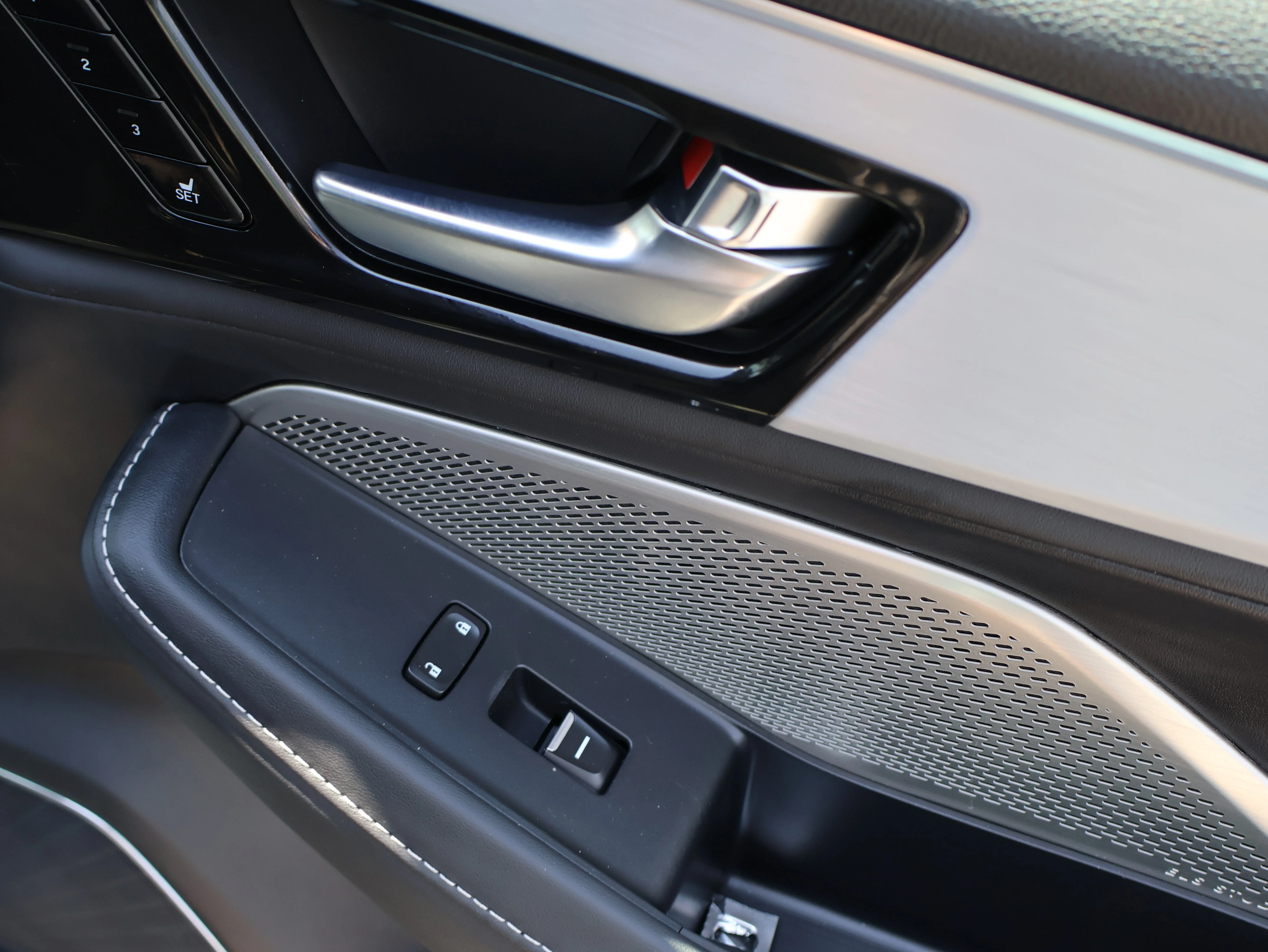 Used 2023 Liquid Carbon Metallic Acura w/Technology Package image 11