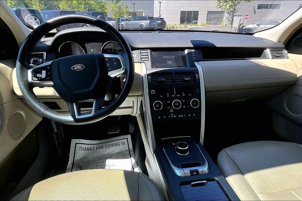 Used 2019 Loire Blue Metallic Land Rover HSE image 15