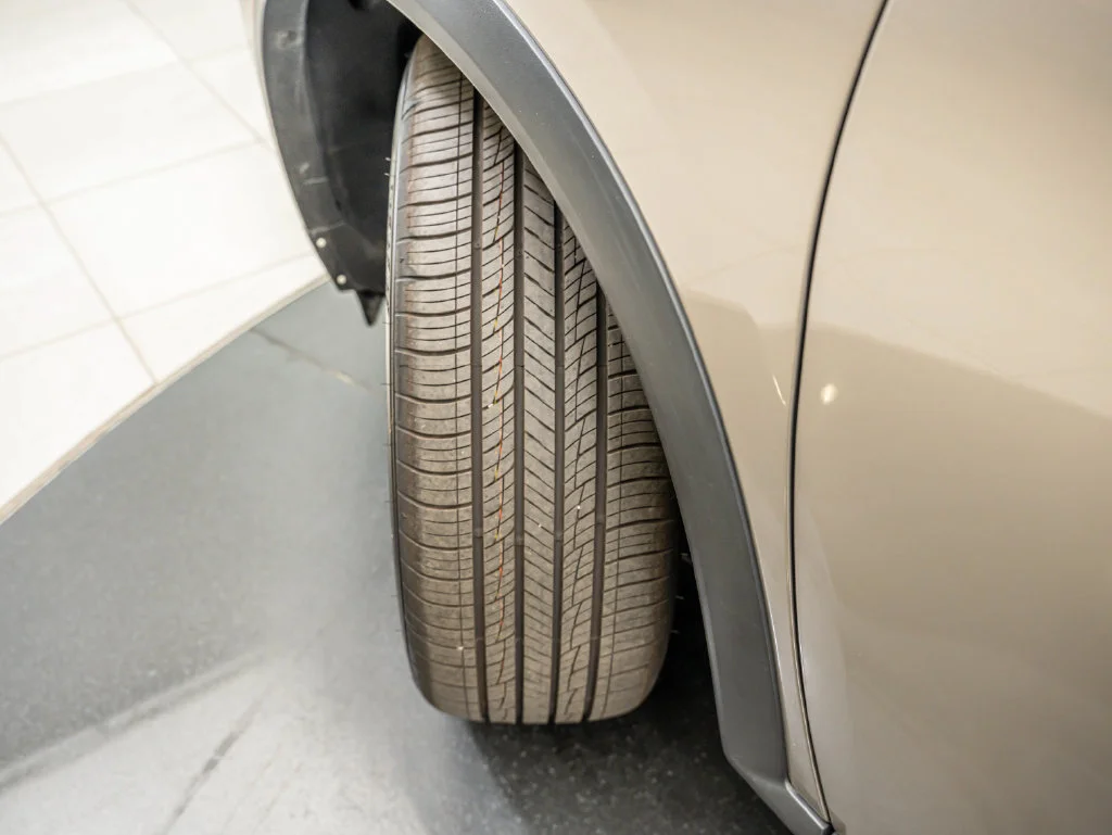 Used 2023 Warm Titanium INFINITI LUXE image 43