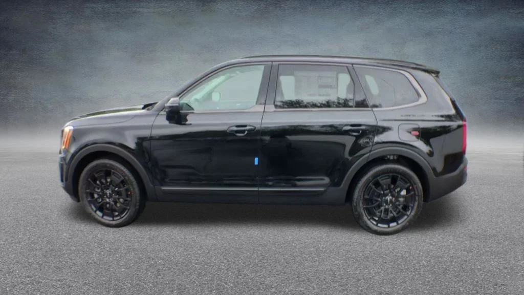 Used 2022 Black Kia EX image 14