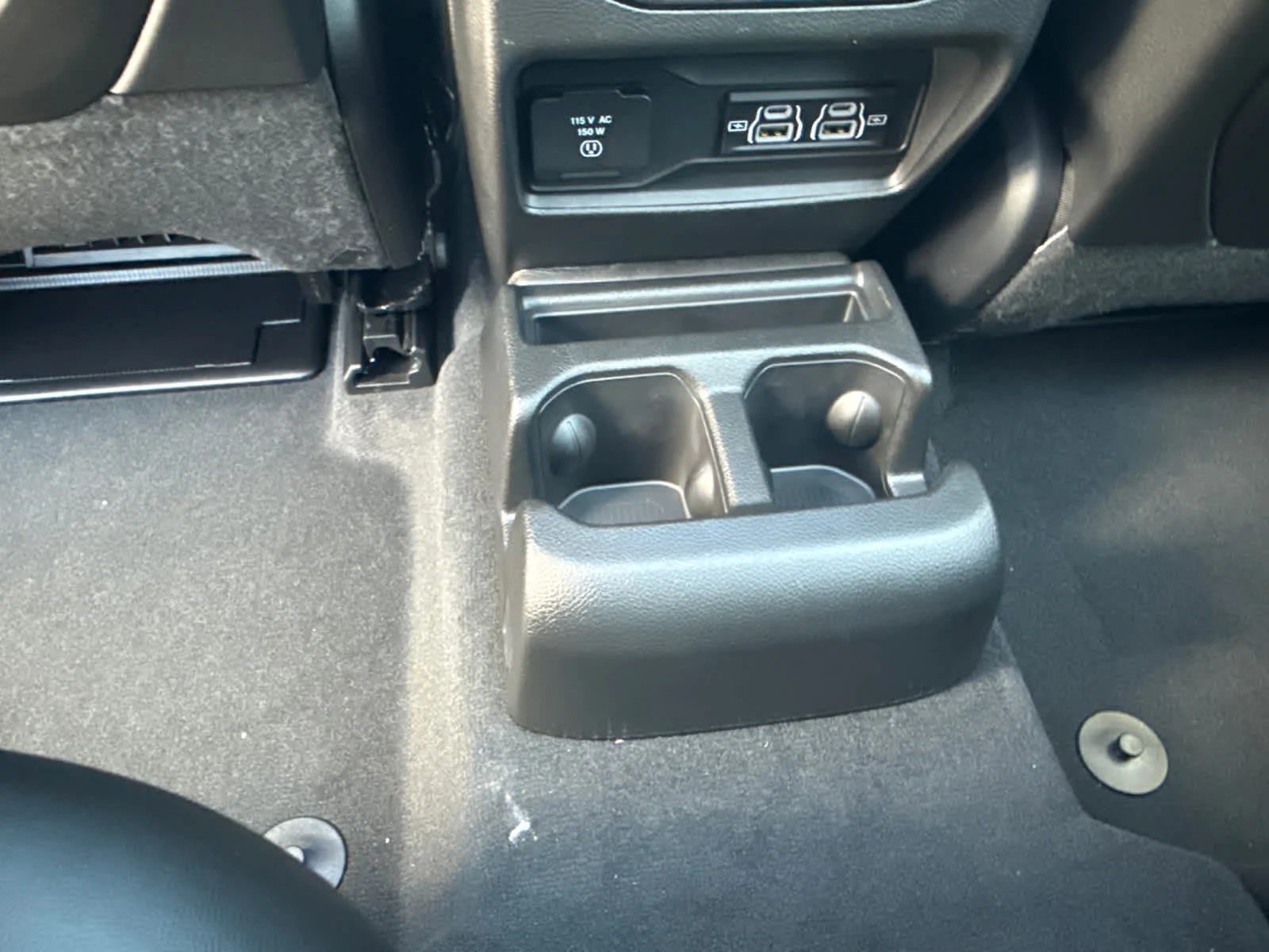 New 2025 Silver Zynith Exterior Paint Jeep Limited image 26