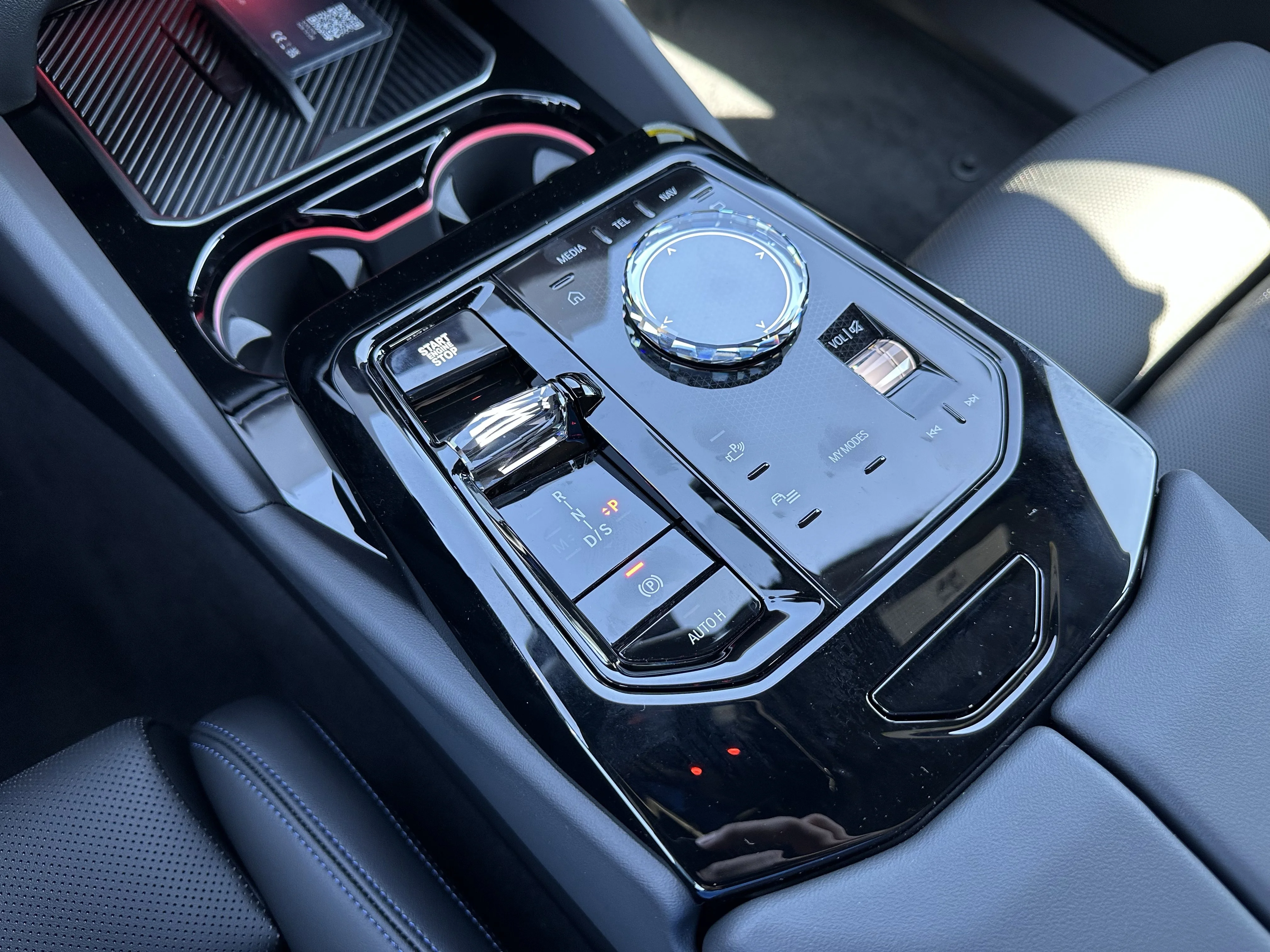2026 BMW 5 Series 550e - Photo 16